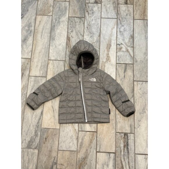 The North Face infant 6-12 months gray Thermoball puffer UNISEX coat MSRP $125 - Picture 1 of 8
